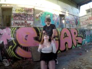 Доминирую над мужем в заброшенном бассейне 15/16