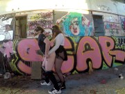 Доминирую над мужем в заброшенном бассейне 9/16