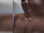 RUIVA RABUDA DANÇANDO FUNK PELADA NO BANHEIRO 15/16