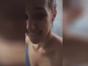 RUIVA RABUDA DANÇANDO FUNK PELADA NO BANHEIRO 6/16