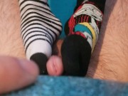 HORNY MILF GIVES NEIGHBOR A SOCKJOB UNTIL HE CUMS ON HER FEET 12/16