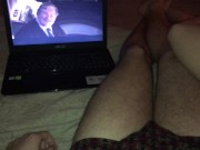 Сводная сестра возбудилась во время фильма и отсосала горячий член 2/16