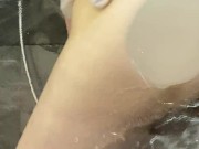 Bubble Butt Slut Spreads Her Cheeks Against Glass and Pisses, Playing With Herself While She Does 11/16