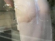 Bubble Butt Slut Spreads Her Cheeks Against Glass and Pisses, Playing With Herself While She Does 5/16