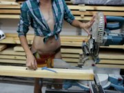 DIY Bed #0 - Sexy girl replace the blade on a Miter Saw 4/16