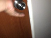 Mi amiga despues del colegio me succiona la verga en el baño y se come toda mi descarga de semen 1/16