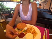 Кушает бургер и светит сиськами в кафе в прозрачной майке без лифчика (Трейлер) 6/16