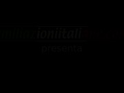 Teen Italiana Seduce Professore e si Fa Annusare i Piedi Outdoors Femdom Foot Domination 1/16