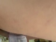 Een grote transparante dildo berijden met mijn strakke kutje. Ik kom zo hard klaar! 13/16