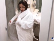 POVNOVATAS MISS PEACH VS MR BANANA BY VICTOR BLOOM 5/16