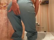 Детка писает в джинсы, дрочит душем и играет пальчиками с киской пока ни кончит 5/16