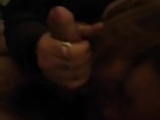 Pareja cachonda coje a discreción con toda la familia en su casa 15/16