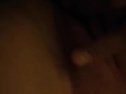 Pareja cachonda coje a discreción con toda la familia en su casa 8/16