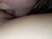 Отлизала соски и ебала языком волосатую киску, чтобы я кончила ей в рот. 13/16