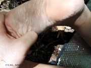 Solleticando e Massaggiando le piante dei piedi 10/16