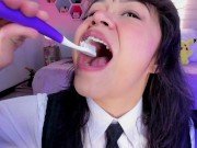 Lila Jordan brushes her saliva teeth 4/16