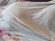 Je réveille ma copine avec ma grosse bite et un creampie 1/16