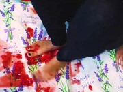 Velvet schiaccia il cocomero e si sporca i piedini 16/16