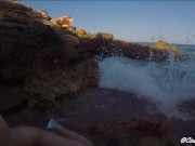 LA MAMADA EN EL MAR SE SINTIÓ TAN CALIENTE QUE NO PUDO RESISTIR UN MINUTO DENTRO DE MÍ! 9/16