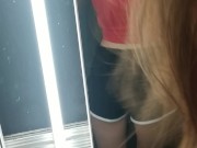 Извращенец за шторкой примерочной снимал как я выбираю одежду в магазине 15/16