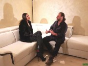 Mistress Sottomette Lo Schiavo. Baci Alla Francese, Annusa Calze, Annusa Piedi, Lecca Piedi, FemDom 4/16