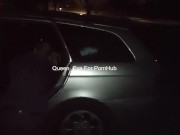 AMATORIALE - Giovane moglie italiana leccata da guardone in macchina mentre il marito riprende 13/16