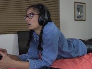 Nerdy Gamer Reddit Girl *ASSJOB* while focused on playing - IntercruralSex 1/16