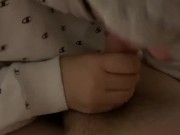 Elle me branle et avale tout mon sperme ! 12/16