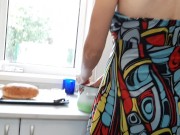 Пока моя мачеха готовила обед я за её спиной сделала кунилингус своей девушке. Часть 1 11/16