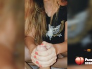 Mi hermanastra perdió la apuesta y me tuvo que hacer una paja 11/16