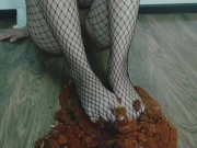 Do you want a cake or lick my feet? 4/16