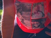 Große nackte Brüste schön abmelken in der Öffentlichkeit 2/16