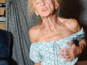 Mature Women Taking a Ride Getting Fucked