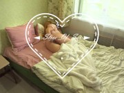 Моя сводная сестра решила развлечь себя игрушкой в тихую... 1/16