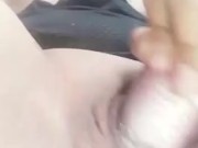 Aprovecha para darse duro con su dildo ya que no hay nadie en casa 4/16