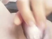 Aprovecha para darse duro con su dildo ya que no hay nadie en casa 5/16