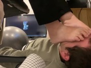 Girlfriend’s stinky feet smelled under desk 10/16