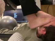 Girlfriend’s stinky feet smelled under desk 14/16