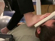 Girlfriend’s stinky feet smelled under desk 2/16