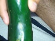 Mi vecino me despierta y me mete un grueso y largo pepino luego me llena de leche 3/16