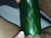 Mi vecino me despierta y me mete un grueso y largo pepino luego me llena de leche 4/16