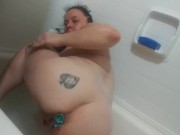 Slut got horny durimg shower 12/16