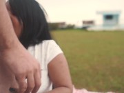 Mi esposo me llevó al patio a un picnic y terminó comiéndose mi gran trasero 7/16