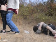 Очень рискованный секс рядом с незнакомцем на улице! Русское с разговорами! 12/16