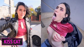 Sperme sur moi comme une star du porno - Un agent public ramasse ...