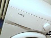 PandaVlog: dietro le quinte tettona italiana mi rade e succhia il cazzo 1/16