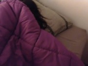 Hago que mi rommie se meta un plug anal o la echo. Conejita sexy. 1/16