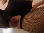 Obsérvame como juego con mi clitoris y me vengo