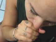 Mi vecina no soporta la cuarentena y quiere chupar 3/16