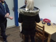 willige Hure am Bahnhof abgeschleppt und ins Gesicht gespritzt 3/16